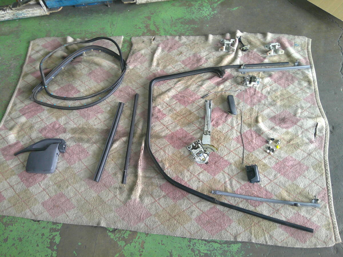 DA63T キャリー 右ドア 部品 レギュレータ ドアミラー ウエザーストリップ ドアラッチ アウターハンドル インナーハンドル ヒンジ セット!!拍卖