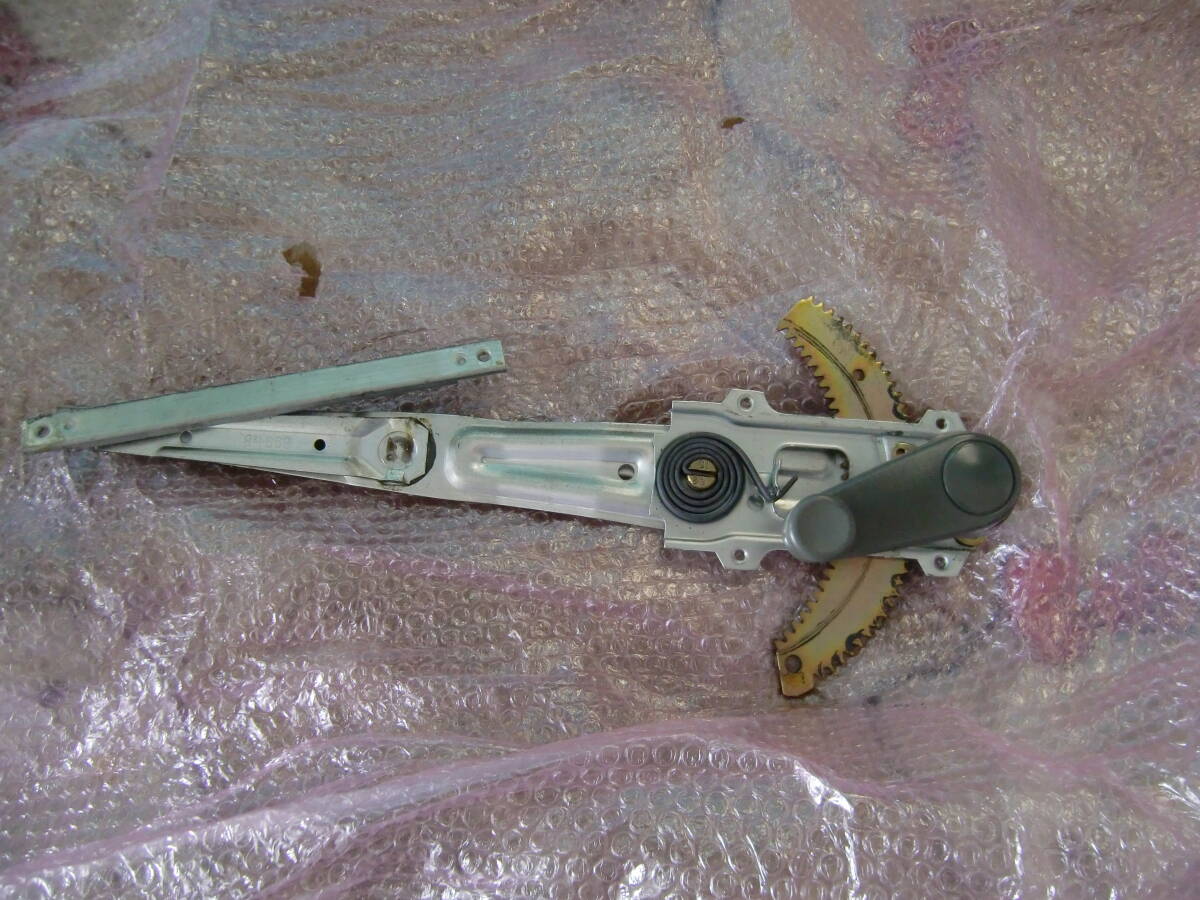 U71V U72V U61V U62V 日産 クリッパー 三菱 ミニキャブ フロント左 ドア ウインド レギュレーター 助手席側 手動 くるくるウインド!!拍卖