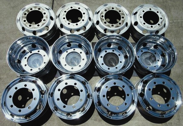 送料無料 外側新車外し品 美品 アルコア アルミホイール ISO方式 平面座 19.5×6.75 8穴 12本セット 内側中古品 4軸低床拍卖