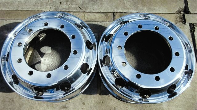 送料無料 新車外し アルコア アルミホイール ISO 平面座 22.5×8.25 165 10穴 フロント用 美品 2本セット拍卖