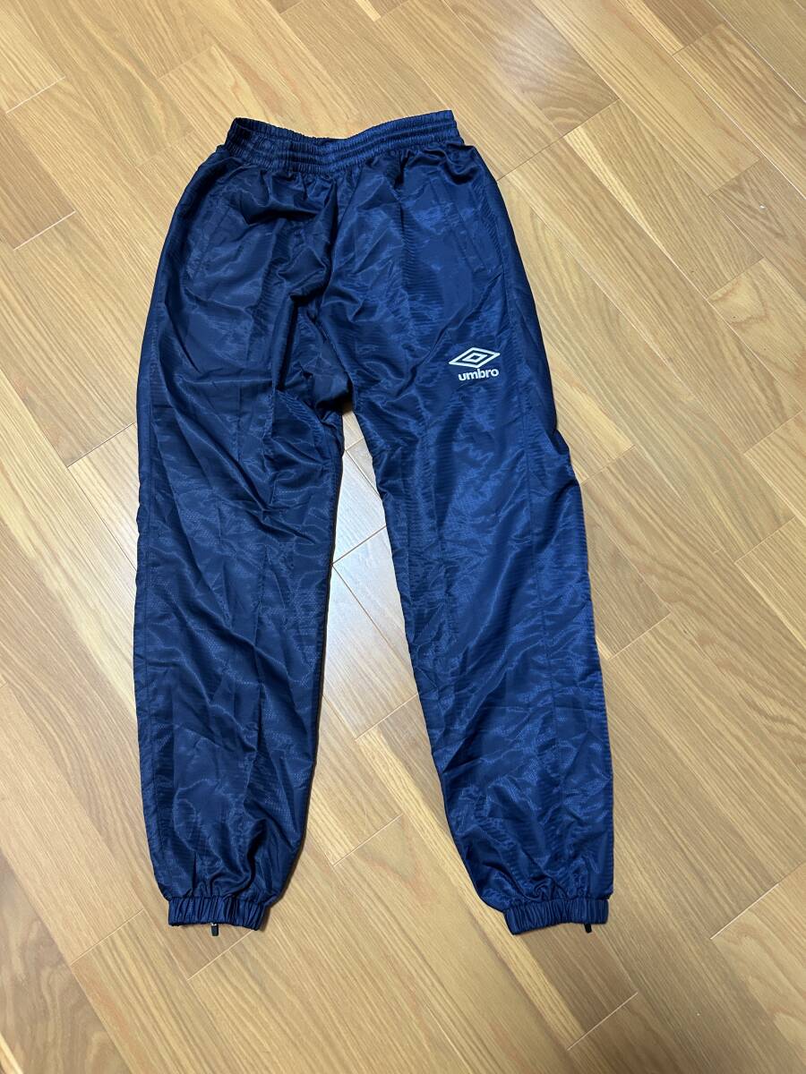 新品お買い得【定価4900円】アンブロ Oサイズ ナイロンロングパンツ(ネイビー)拍卖