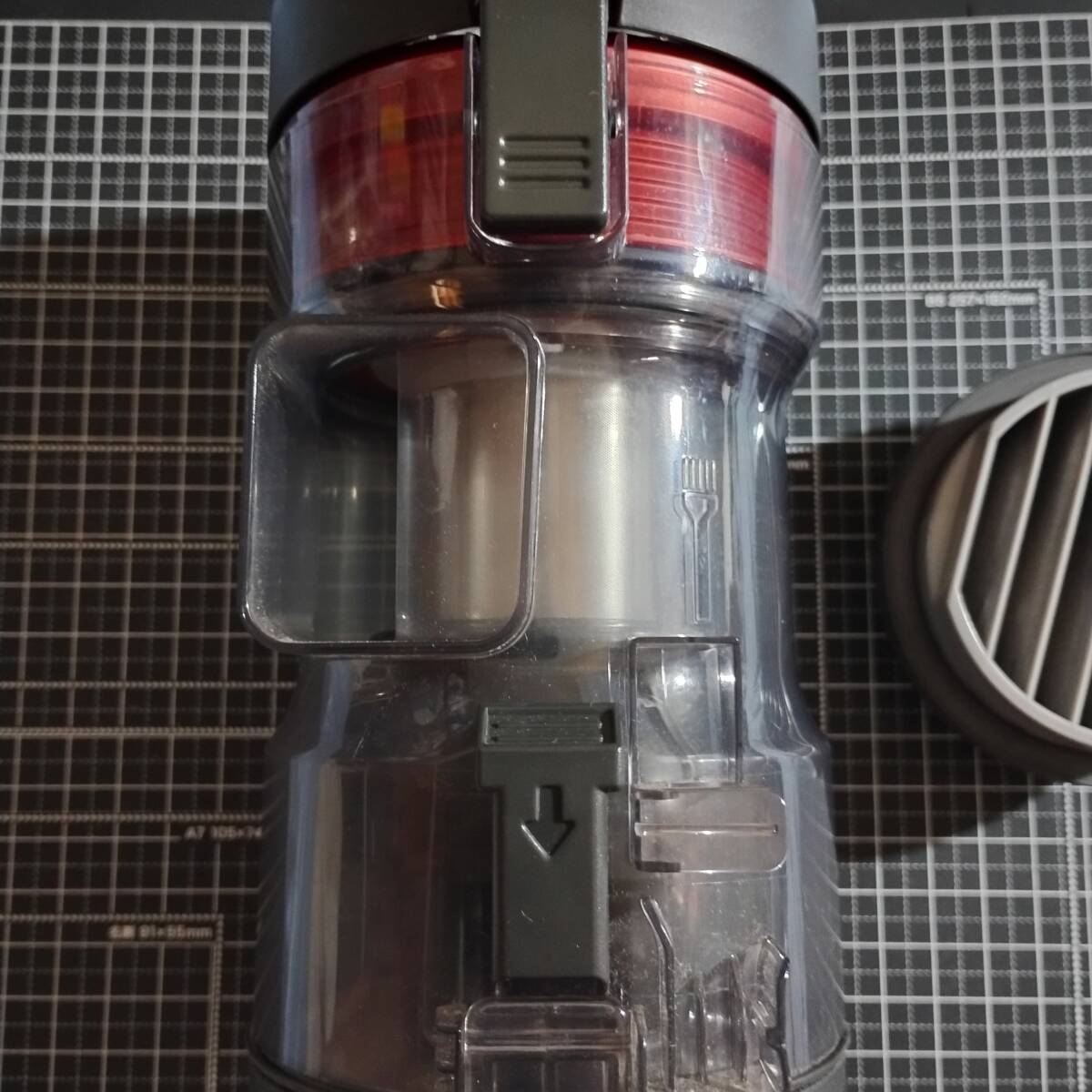 Panasonic 充電式掃除機 サイクロン式スティッククリーナー MC-VGS8100 ダストボックス拍卖