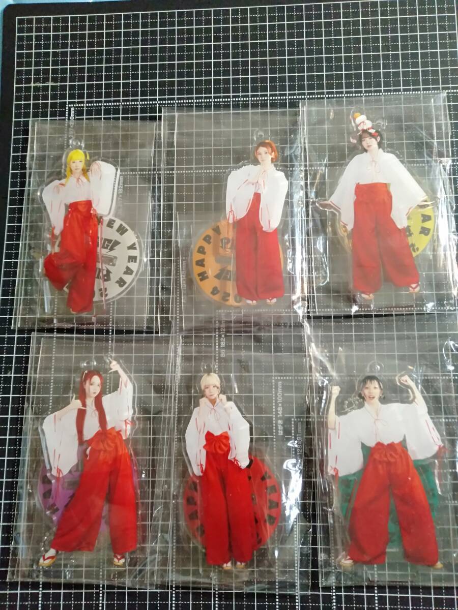 PIGGS アクリルスタンド 巫女 限定 プー・ルイ SHELLME BIBI BAN-BAN KINCHN SU-RING拍卖