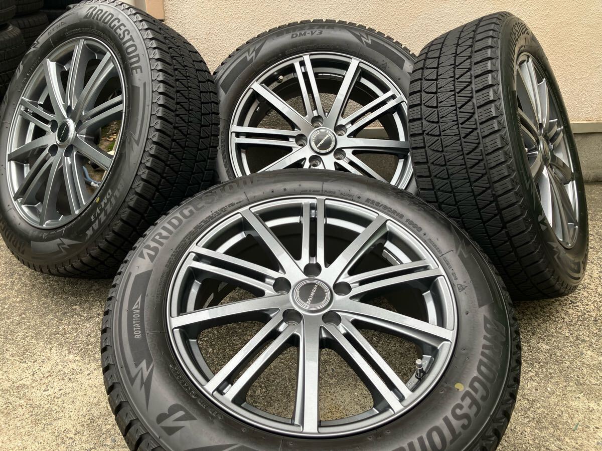 ★美品★DM-V3/2022年製★/18インチスタッドレスタイヤホイールSET★PCD114.3-5H★7.5J+42★ハリアー/RAV4/デリカ/エルグランド//拍卖