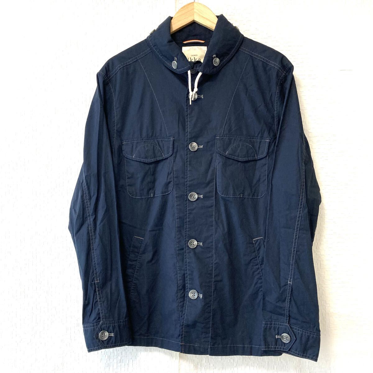 少し肌寒い日の羽織りに◎【ikka】イッカ コットン カバーオール ジャケット シンプル カジュアル ブルゾン ネイビー メンズ L/Y36687UU拍卖