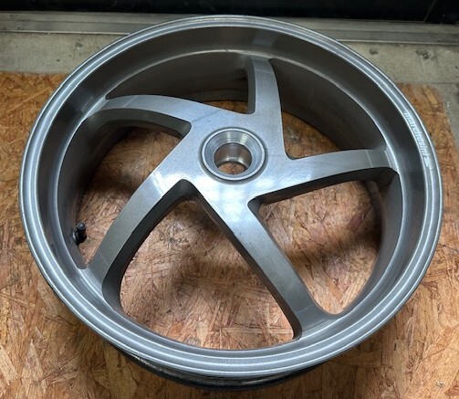 モンスターS4R 純正リアホイール拍卖