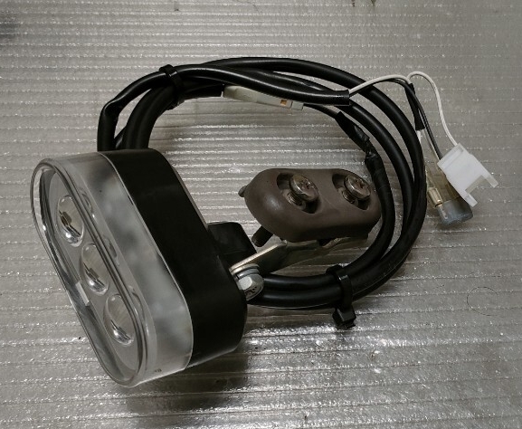 ブリヂストン【ヘッドライト 2018年 アシスタ】中古 BRIDGESTONE アシスト自転車部品 動作確認済み ライト 前照灯 PAS ヤマハ拍卖