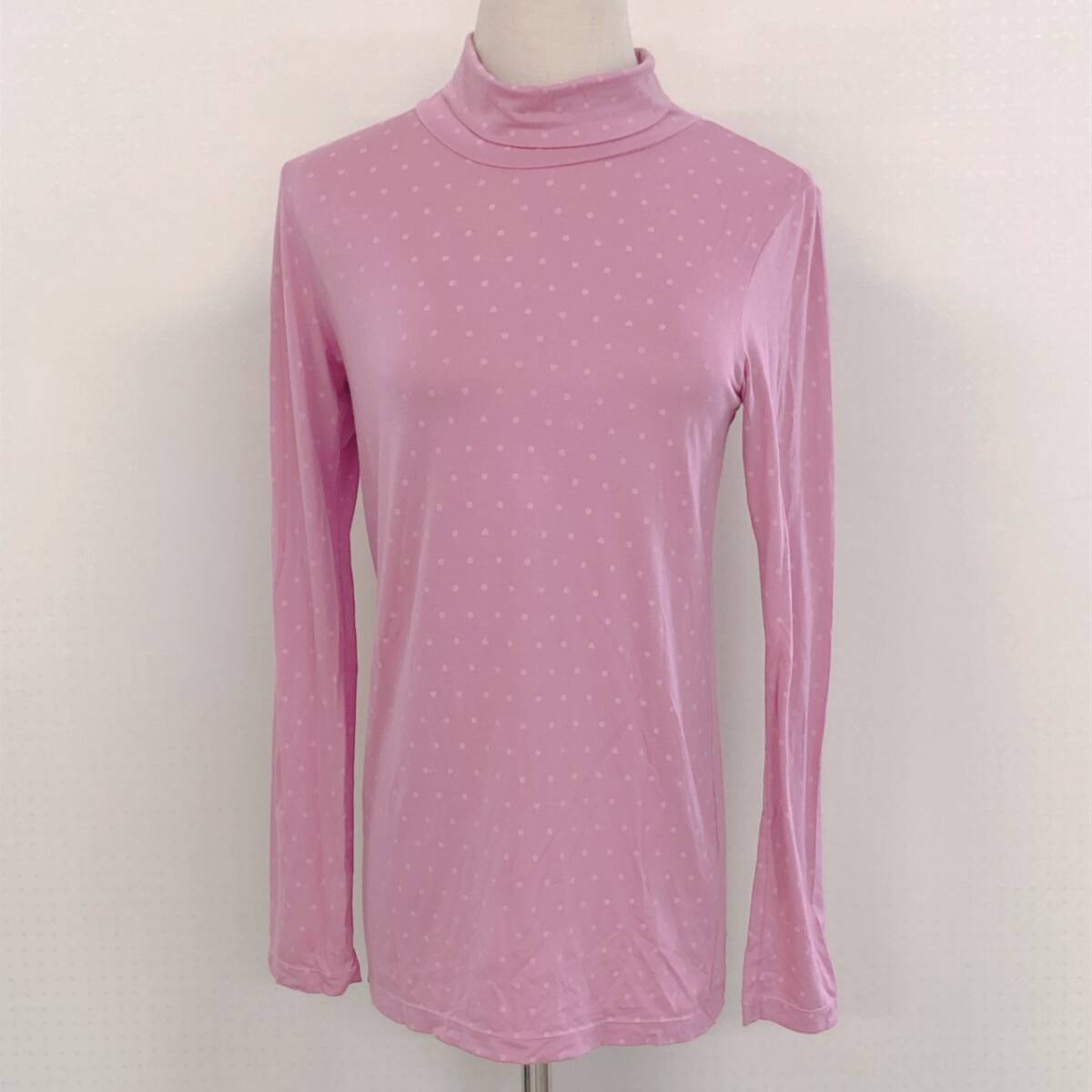 Y2370 UNIQLO ユニクロ キッズ タートルネック サイズ150 薄手 長袖 伸縮性あり ピンク 桃 ドット 水玉 あたたか かわいい ハート 秋冬 拍卖