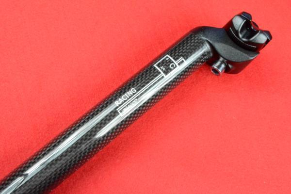 新品★GIANT純正★RACING★他社バイクにも◆ジャイアント★軽量★3Kカーボン★実測236g★ B1拍卖