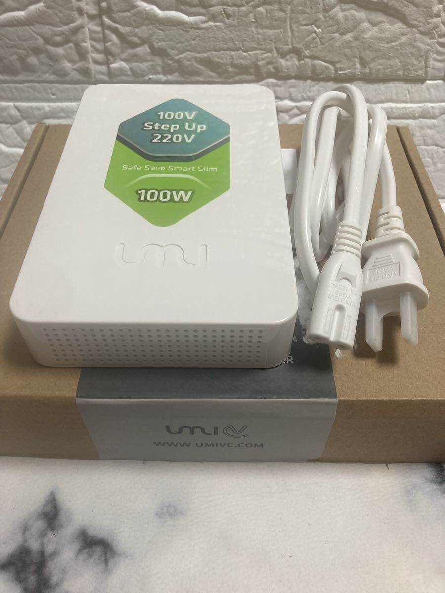コ)UMIVC 100W 昇圧専用変圧器 海外製品日本対応 100V→220V変換 アップトランス 昇圧器 100W(100VA) 家庭用【高電力機器不可】拍卖