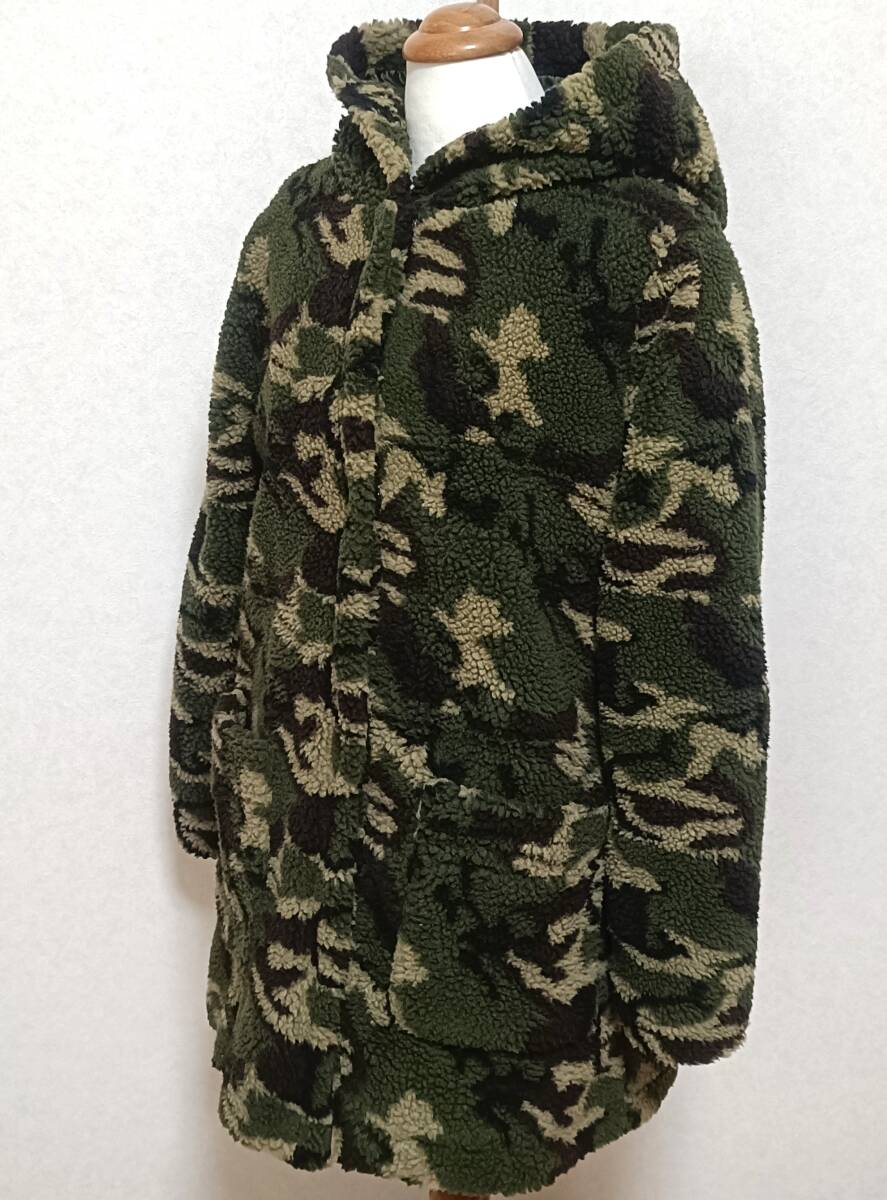 宅急便送料込み forever 21 ボアパーカー スナップボタン L 170/98A 迷彩柄 カモフラ柄 フード付き 防寒 8089拍卖