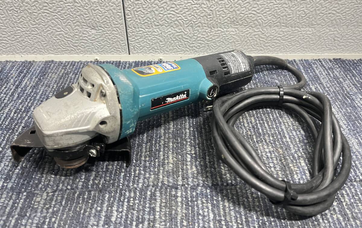 【美品】makita マキタ 100V 100mm ディスクグラインダー 9533B コード式 ディスクサンダー 研磨機 研削 切削 切断 電動工具 10424拍卖
