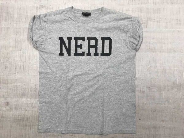 英国イングランド製 TOPSHOP トップショップ NERD 英字プリント 袖ロールアップ縫い インディースリーズ 半袖Tシャツ メンズ S/M グレー拍卖