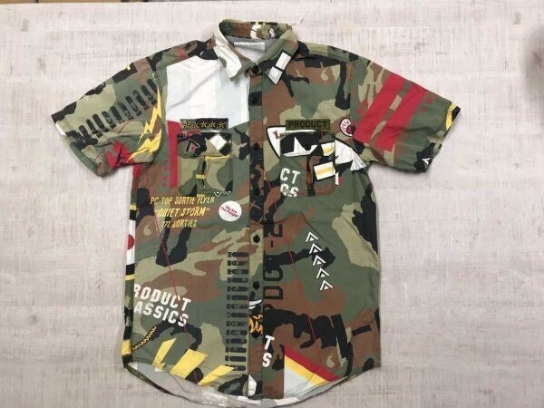 中華ストリート ミリタリー レトロ 古着 迷彩カモフラ 総柄プリント 半袖シャツ メンズ スペアボタン1個有 カーキ拍卖