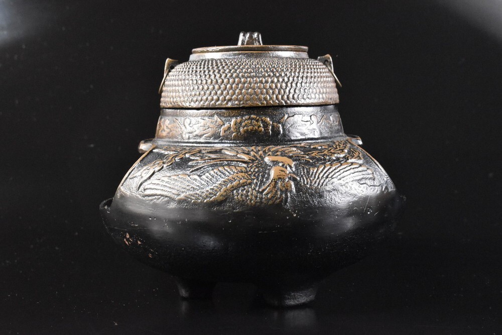 【雲】某コレクター買取品 鉄製 鳳凰彫刻 茶釜形 香炉 古美術品(茶釜涼炉鉄瓶火鉢茶道具瓶掛) F8080拍卖