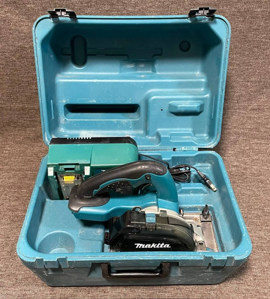倉庫整理 マキタ Makita 充電式チップソーカッタ 125㎜ 中古 CS540D 本体・充電器※バッテリー無し拍卖