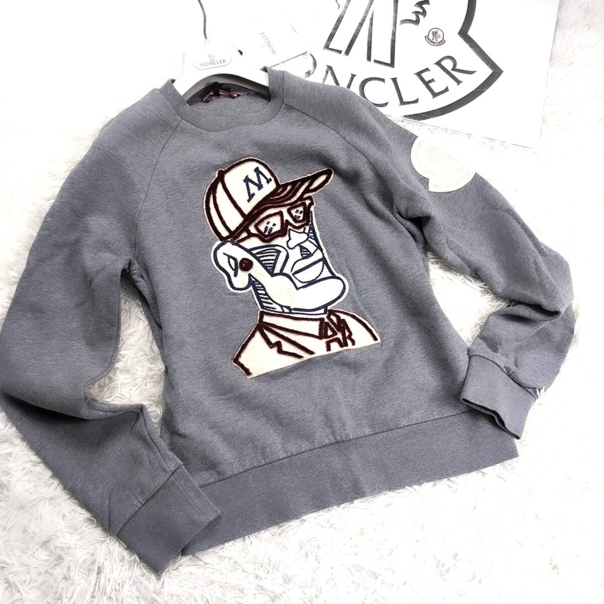 極美品デカロゴMONCLERロングスウェット認証済確実正規品グレー灰色モールロゴ袖ビッグロゴワッペン極暖裏起毛M~S希少サイズ モンクレール拍卖