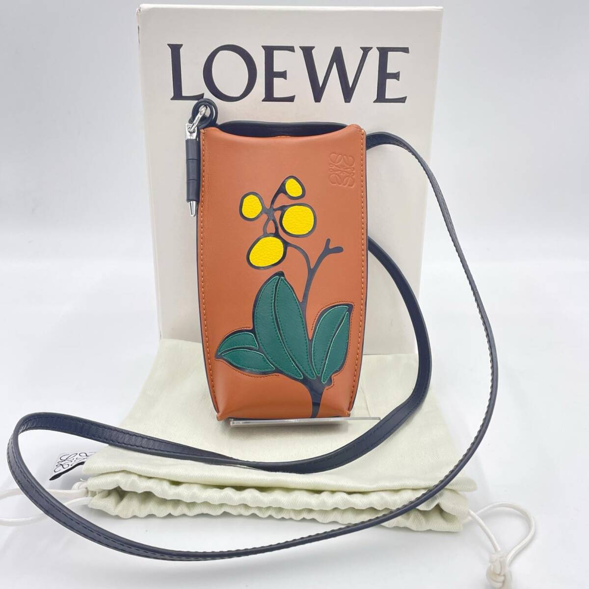 LOEWE ロエベ ゲートポケット フラワーモチーフ ブラウン レザー ショルダーバッグ ◆2004拍卖