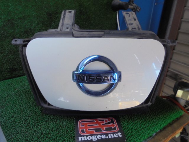 7EM6271RB横 ) 日産 リーフ ZE0 純正充電ポートカバー拍卖