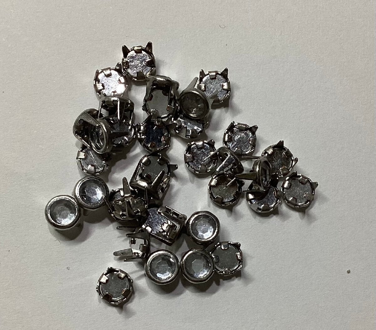 即決/丸形スタッズ/樹脂/透明色/径5.0mm/4爪/50個/CL1拍卖