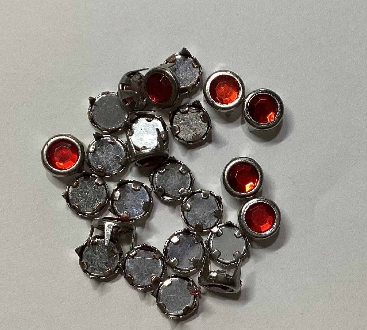 即決/丸形スタッズ/樹脂/赤色/径9.0mm/4爪/22個/RE5拍卖