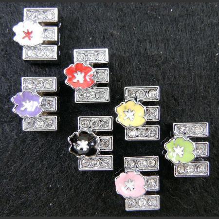 即決/カラフル/アルファベット/花チャーム/E/ベルト8mm/1個拍卖