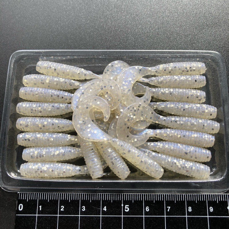 816214 ゲーリーヤマモト 3インチ シングルテール グラブ 19本 GARY YAMAMOTO #031か136? クリアー/シルバーフレーク?拍卖