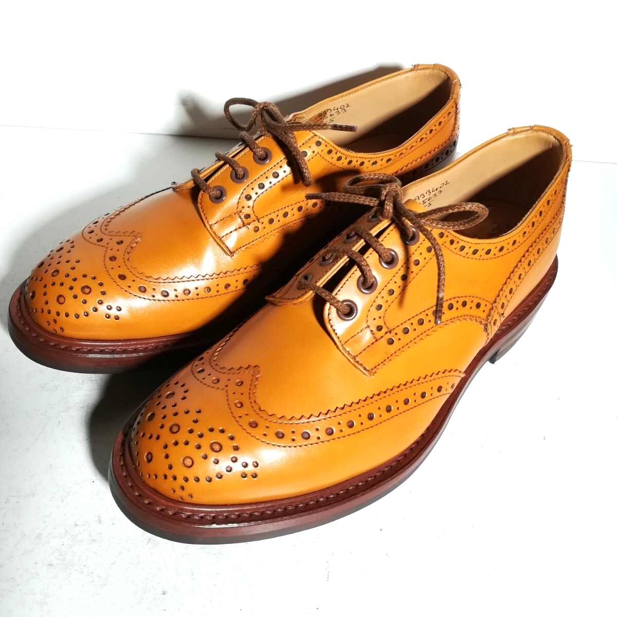 c0903 【新品同様・試着程度】 箱袋付き ★トリッカーズ Tricker's★ M5633 バートン ウイングチップ 8 ライトブラウン 革靴 シューズ拍卖