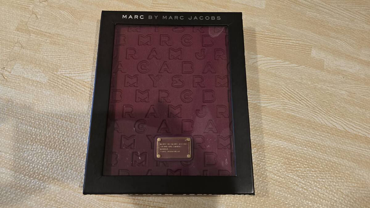 MARC BY MARC JACOBS マークバイマークジェイコブス iPadケース 未使用品拍卖