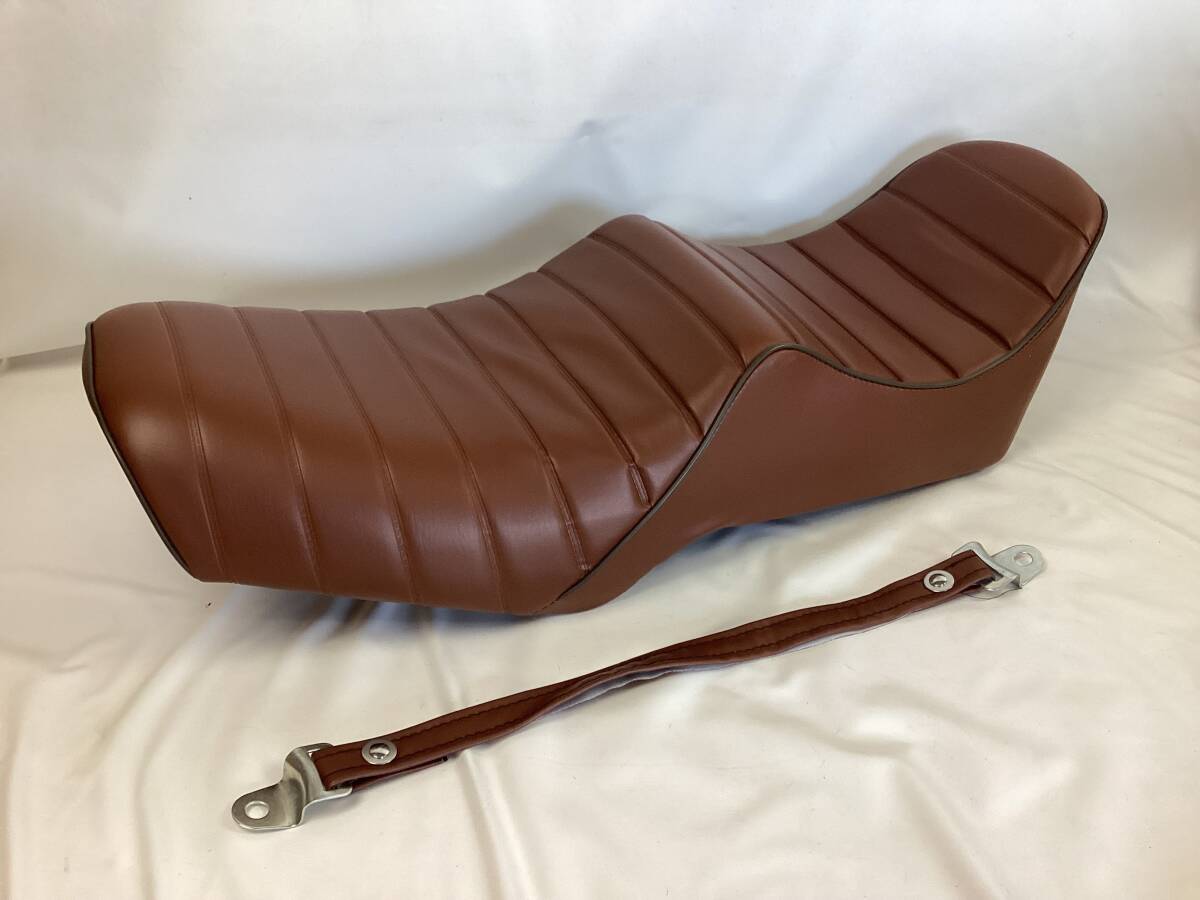送料無料 訳 GN125 シート 茶 3段シート チョビ三段 訳あり 防水タックロール 検 GN125H GN125-2F タックロール チョビ3 旧車 三段シート拍卖