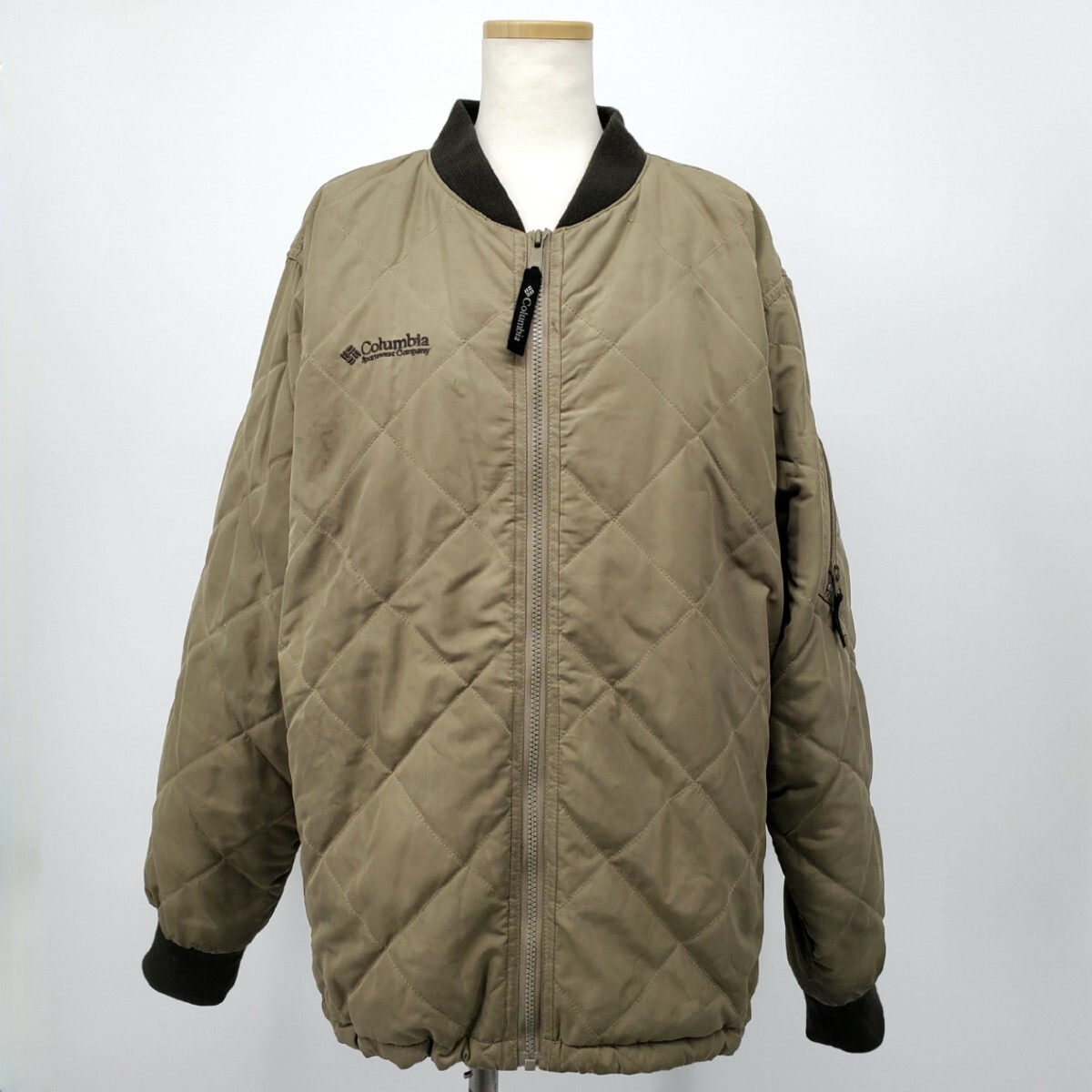*a 【軽くて暖かい】 コロンビア Columbia ロゴ刺繍 キルティング 中綿 ジャケット ブルゾン Lサイズ メンズ アウター オリーブ色 PM5037拍卖