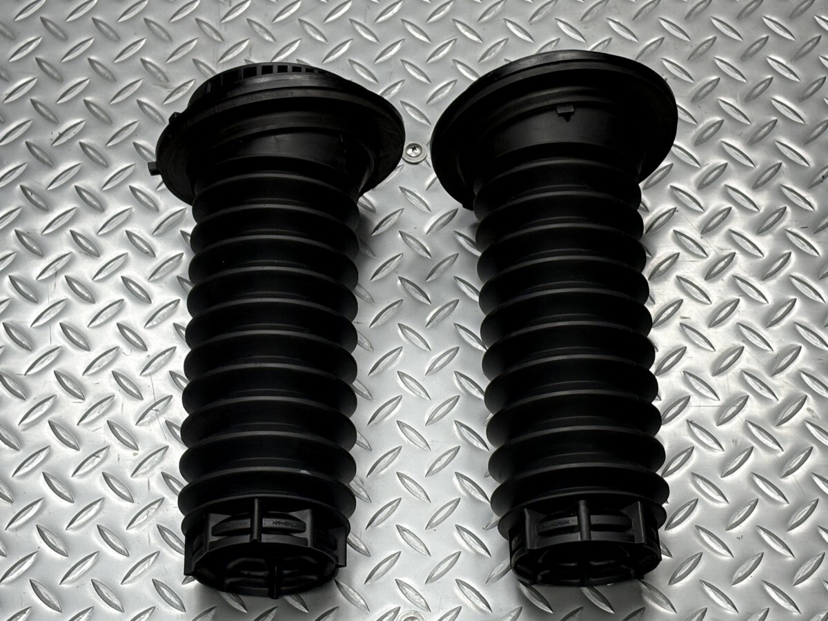 【美品】カローラスポーツ 純正 ダストブーツ 左右 品番48157-47030 コイルスプリングインシュレータ (25080066)拍卖