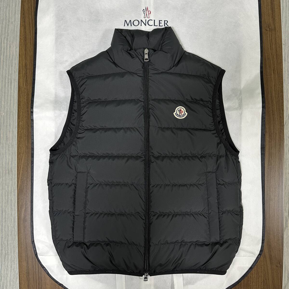 送料無料 国内正規品 MONCLER CONTRIN モンクレール ダウンベスト サイズ1拍卖