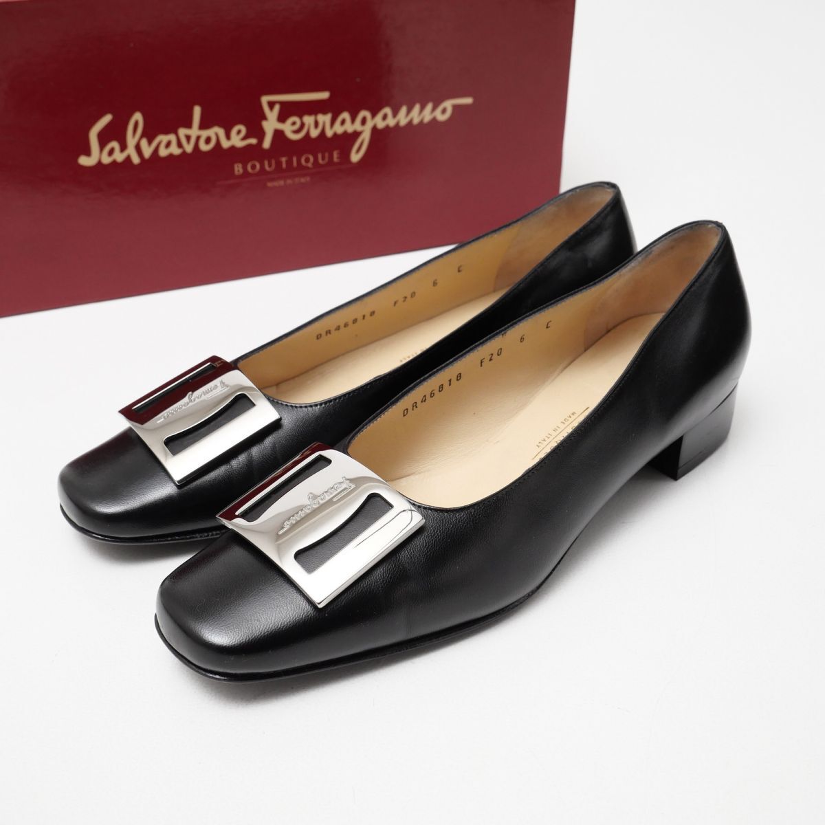 GS4038△イタリア製 サルヴァトーレフェラガモ ロゴ/メタル装飾 スクエアトゥ レザーパンプス ブラック/シルバー 6C/23.0cm相当 箱付き拍卖