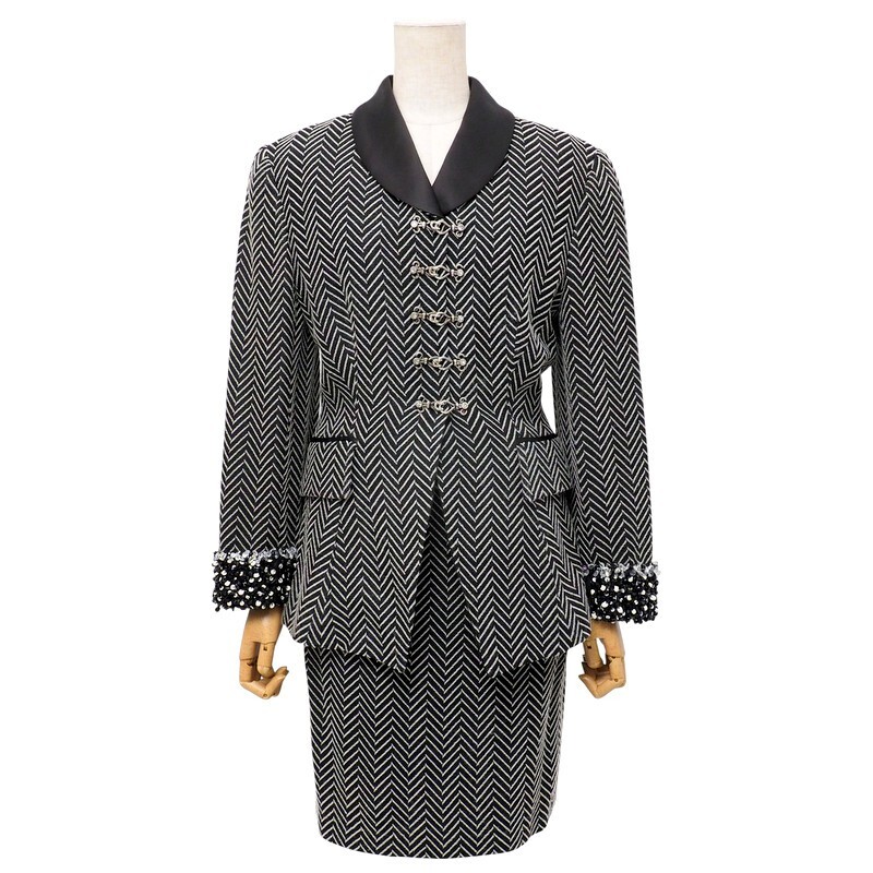 TJ5864#クリスチャンディオール*Christian Dior*セットアップ*ジャケット+タイトスカート*ヘリンボーン*袖ビジュー*ブラック系*サイズ40拍卖