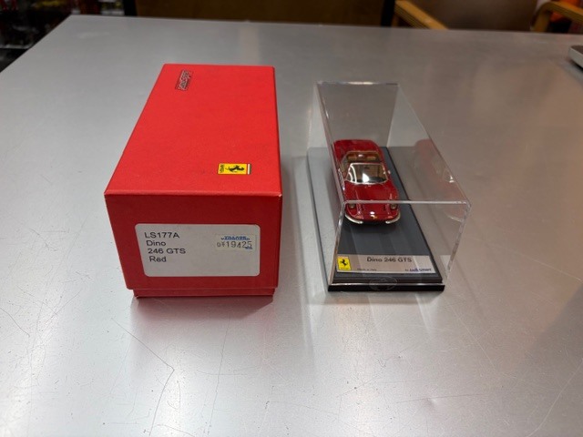 LookSmart FERRARI Dino246GTSRed.LS177A1/43拍卖