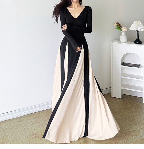 ロングワンピース 長袖 Vネック きれいめ フレア レディース S ブラック拍卖