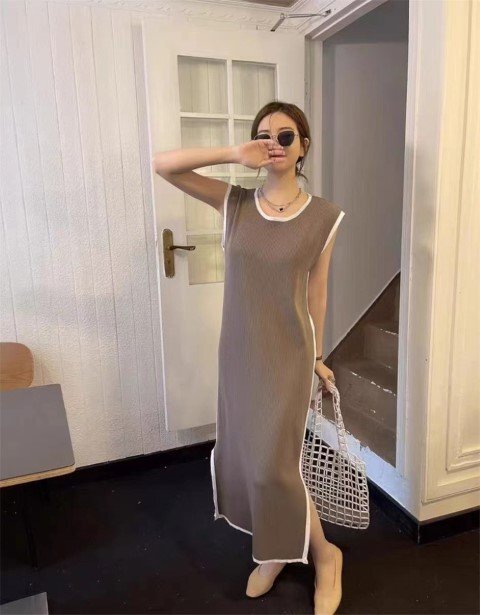 ノースリーブワンピ ロングワンピース 袖なしワンピース ベストワンピース ニットワンピース ワンサイズ ベージュ拍卖