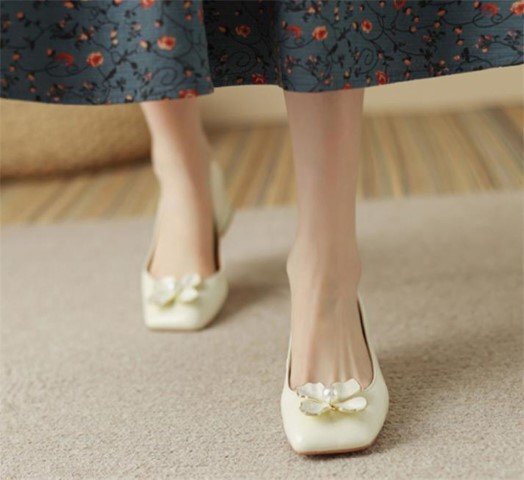 パテントレザー 真珠 フラワー スクエアトゥ シューズ 37 オレンジレッド拍卖