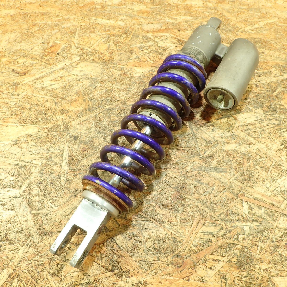 【送料Mサイズ】SUZUKI SJ14A-1020*** RMX250S リアサスペンション 検.( 202510 5 雷1拍卖