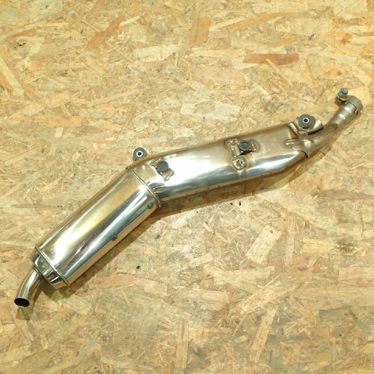 【送料Mサイズ】SUZUKI SJ14A-1020*** RMX250S サイレンサー 検.( 202510 5 風1拍卖