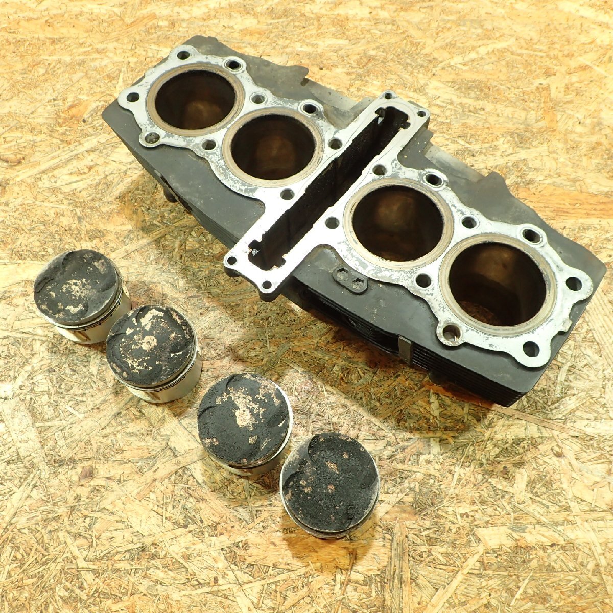 【送料Mサイズ】HONDA RC42-1500*** CB750 シリンダー ピストン 検.( 202510 5 土2拍卖