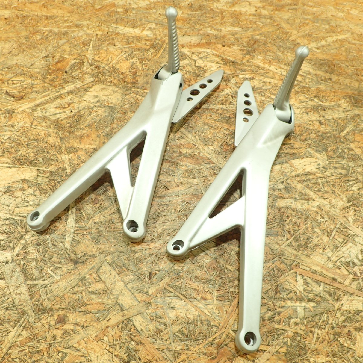 【送料Sサイズ】Ducati ZDMA100AB4B010*** ムルティストラーダ1000S タンデムステップ 検.( 1000SDS 202510 22 水3拍卖