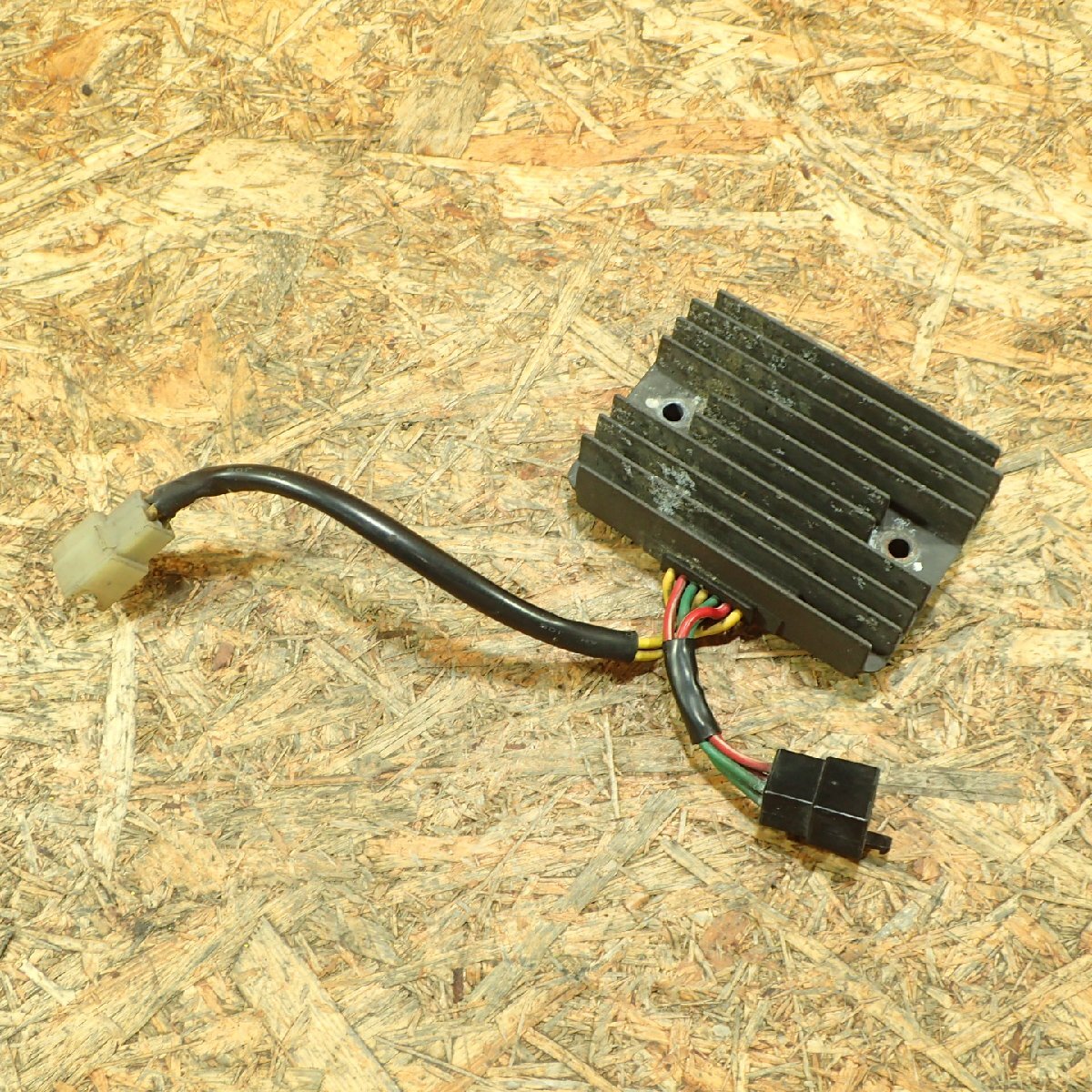 【送料SSサイズ】Ducati ZDMA100AB4B010*** ムルティストラーダ1000S レギュレーター 検.( 1000SDS 202510 22 無2拍卖