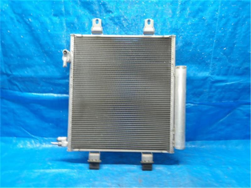 ダイハツ 純正 ミラトコット 《 LA550S 》 コンデンサー 88460-B2020 P51000-25008792拍卖