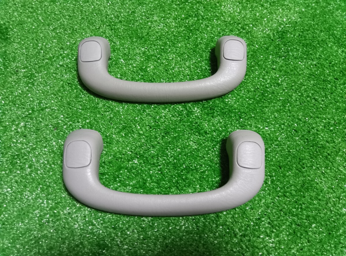 ☆送料無料☆ハイエース200系 純正 アシストグリップ グレー ピラー側 2本セット ①拍卖