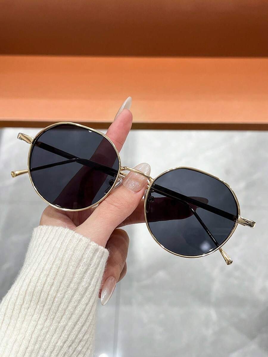 アクセサリー レディース アイアクセサリー 1個 ヒップホップクラシック レトロ 小型メタルラウンドフレーム デコラティブ ファッ拍卖