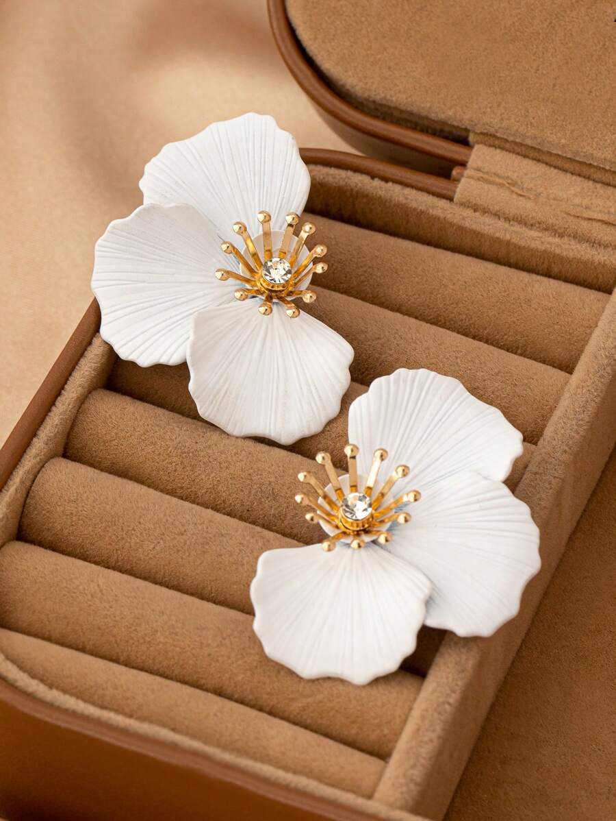 ジュエリー レディース イヤーアクセサリー 1ペア ラッカー加工メタル製フラワーピアス、ミニマリストファッション、カジュアルな日常拍卖