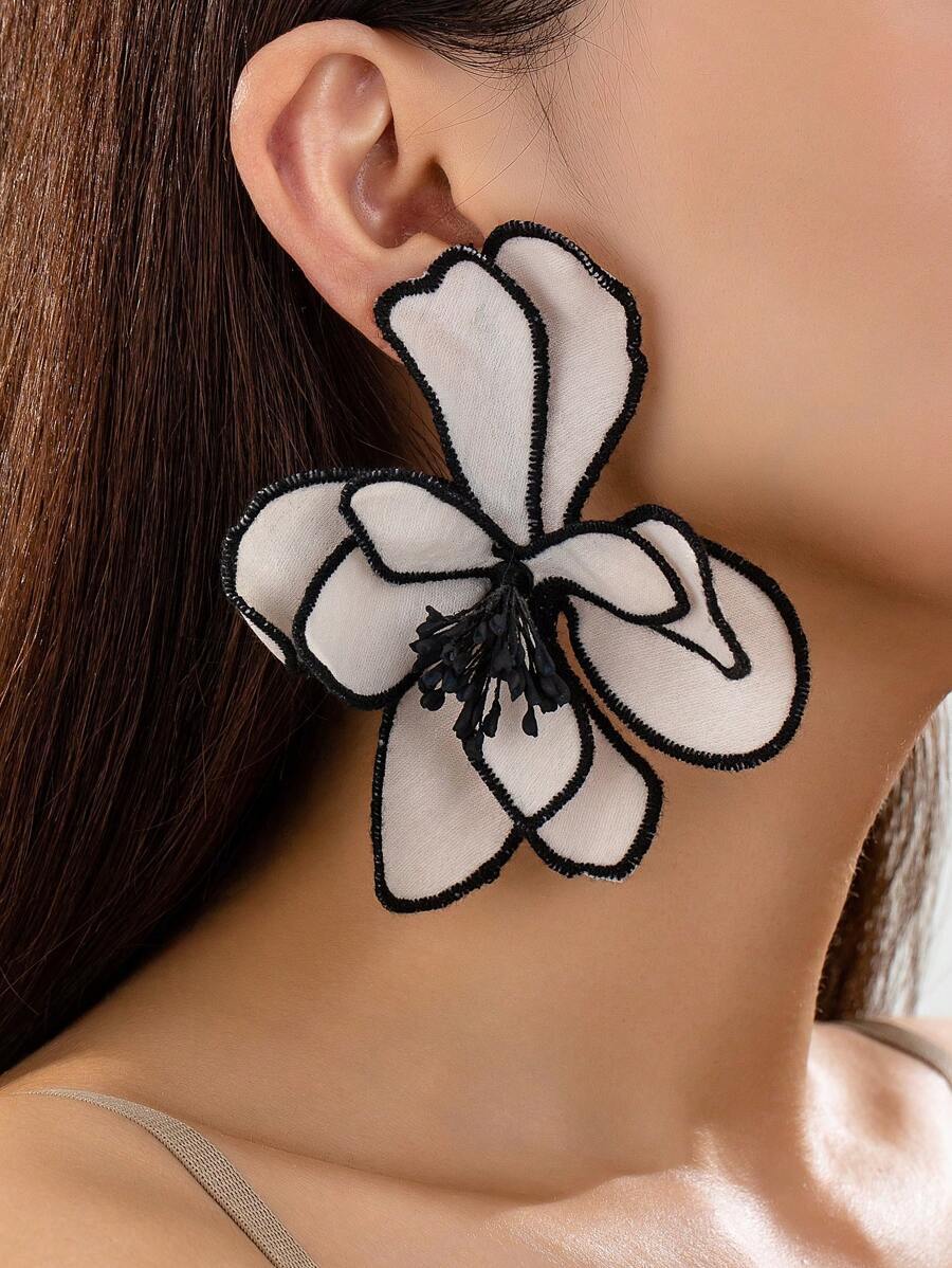 ジュエリー レディース イヤーアクセサリー 1ペア 新作 エレガントなフラワーデザイン マルチレイヤー 3Dファブリックピアス、ス拍卖