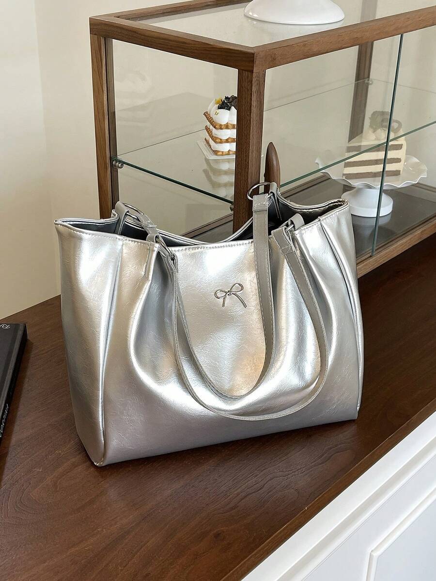 バッグ レディース トートバッグ 大容量カジュアルパッチワークトートバッグ、リボンとメタルのデコレーション、調節可能な肩紐、女性用拍卖